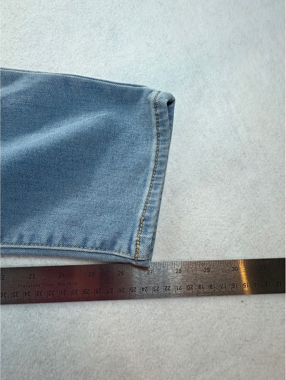 Old Navy Women’s High-Rise O.G. Straight Built-In Warm Jeans Size 8 - Picture 5 of 8
